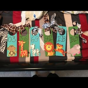 Jungle closet organizers